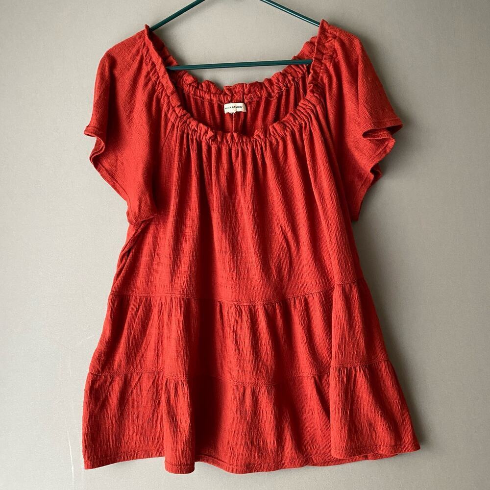 Max Studio Boho Flowy Beachy Relaxed Shabby Tiered Smocked Peasant Top Red